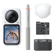 Insta360 X6 Essentials Bundle Wit