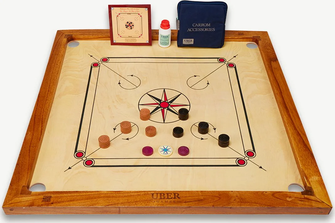 Ubergames Carrom Board Set - 7 KG - 74x74cm - ECO Hardhout - Traditioneel tafelspel